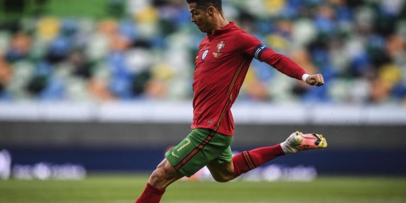 Những nỗ lực của vua phá lưới euro 2020 Ronaldo